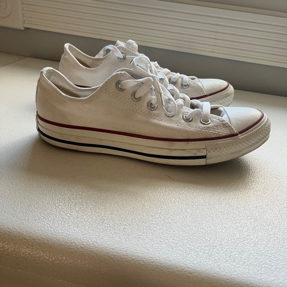 White converse 9f / 7m gently worn